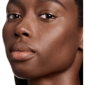 MAKEUP BY MARIO SurrealSkin Liquid Foundation 29C 30mL Medium Coverage